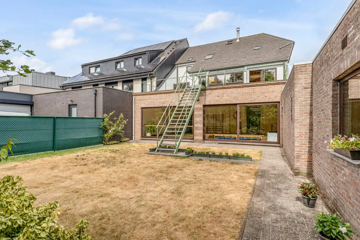 Een uitzonderlijke eigendom voor ondernemers en zelfstandigen die wonen en werken op één locatie willen combineren. foto 30