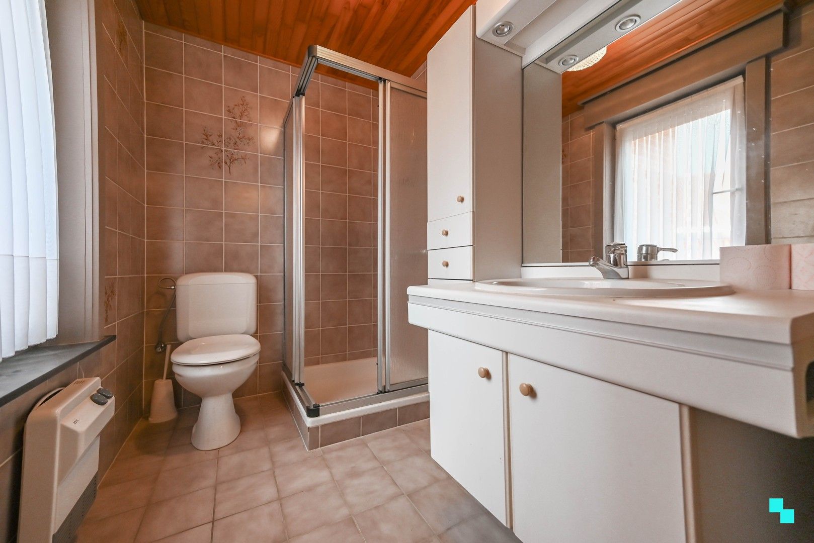 Knusse rijwoning nabij centrum Izegem foto 20