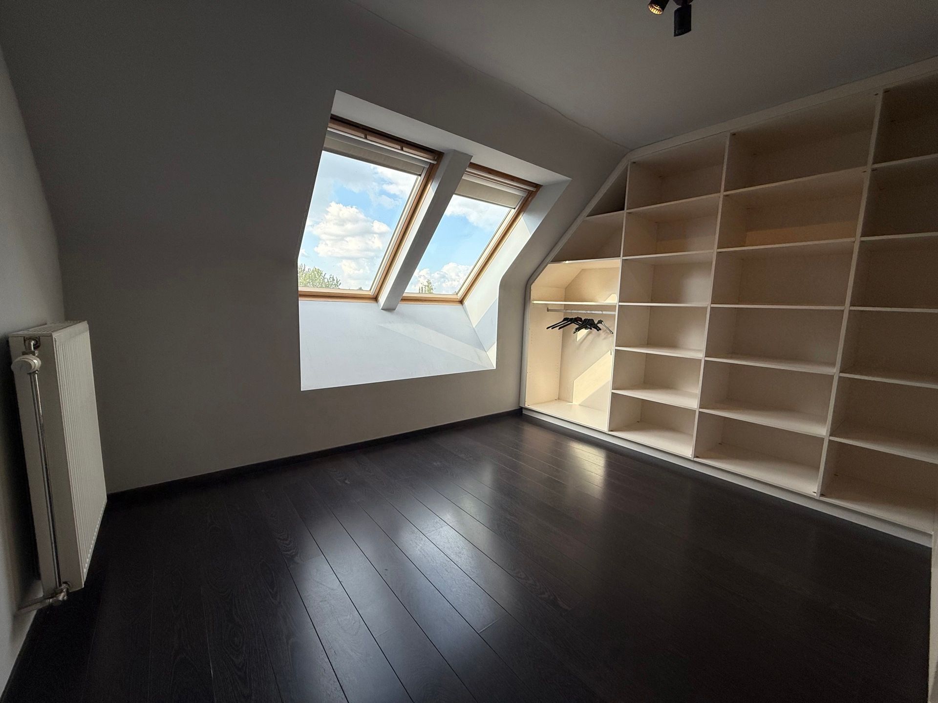 WICHELEN - Ruim duplexappartement vlakbij het station. foto 8