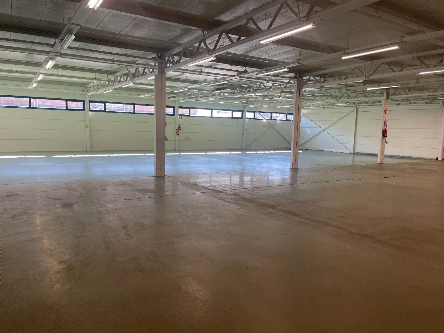 Industriële multifunctionele bedrijfsruimte van 1500m² in Hasselt met 2080 m² perceeloppervlakte en 50.00 parkeerplaatsen foto 19