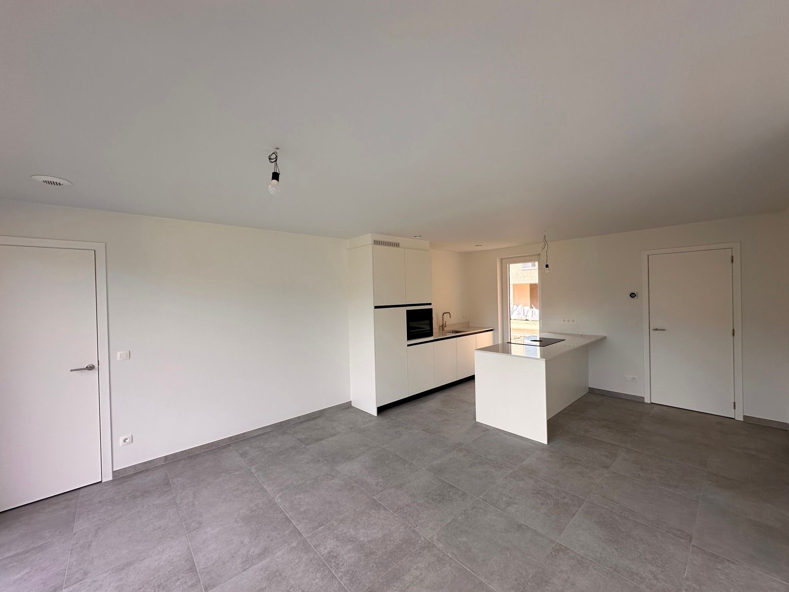 Nieuwbouwwoning in nieuwe verkaveling te huur! foto 5