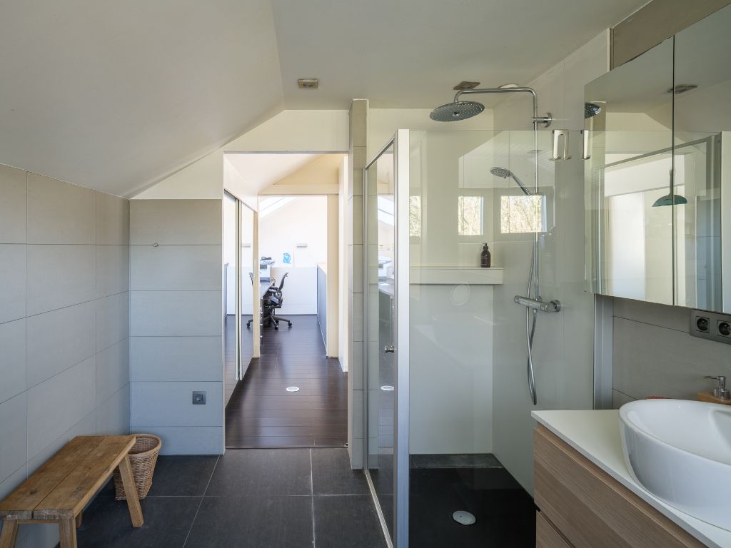 Ruime en energiezuinige woning (A-score) met de mogelijkheid tot combinatie woon/werk op een zeer gegeerde locatie te Sint-Martens-Latem. foto 24