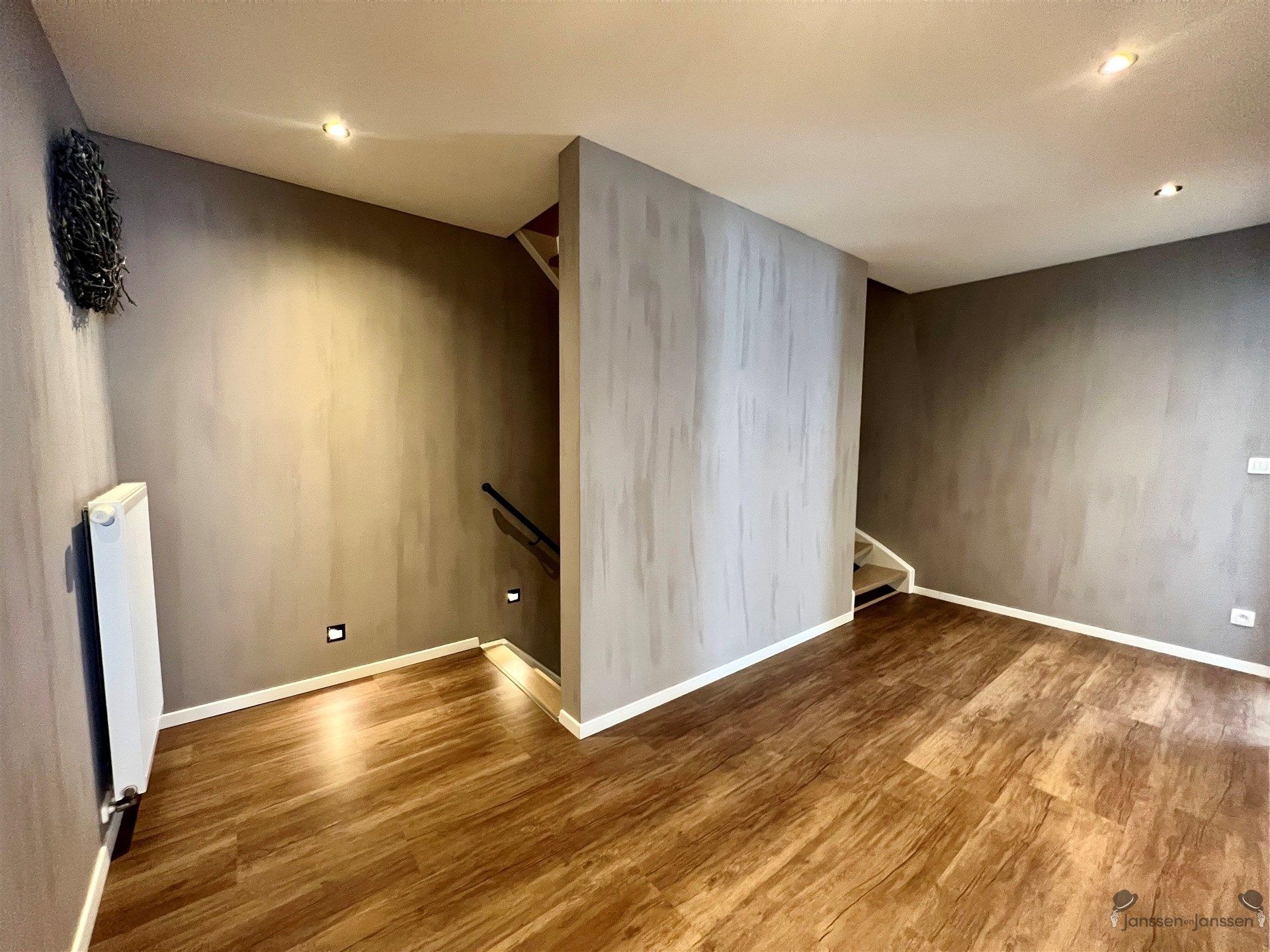 Instapklare gezinswoning 5+ slpk, dubbele garage & EPC A foto 14