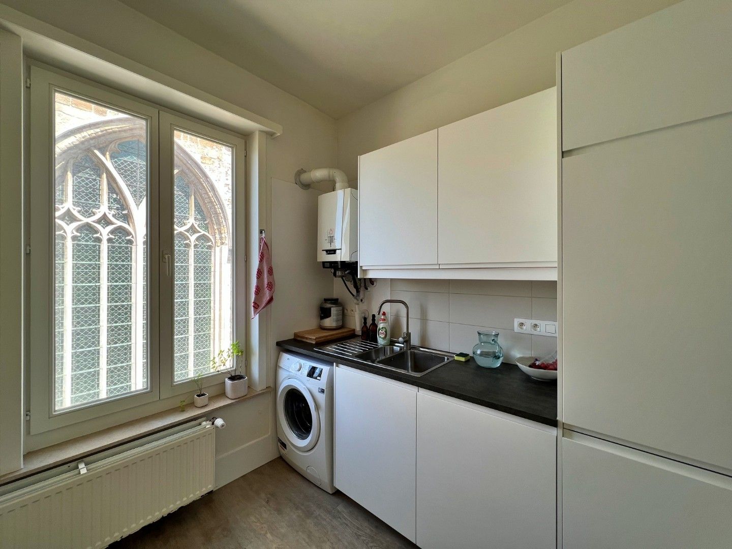 🌿 Rustig wonen in hartje centrum – 2 slpk appartement bij Sint-Michielskerk! foto 8