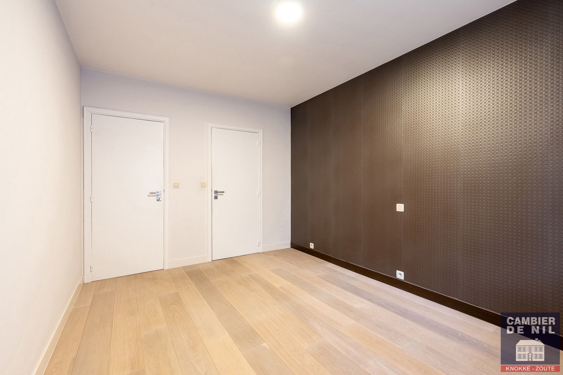 Lichtrijk, ongemeubeld, 3-slaapkamerappartement met frontaal zeezicht aan Albertplein – Hartje Zoute foto 17