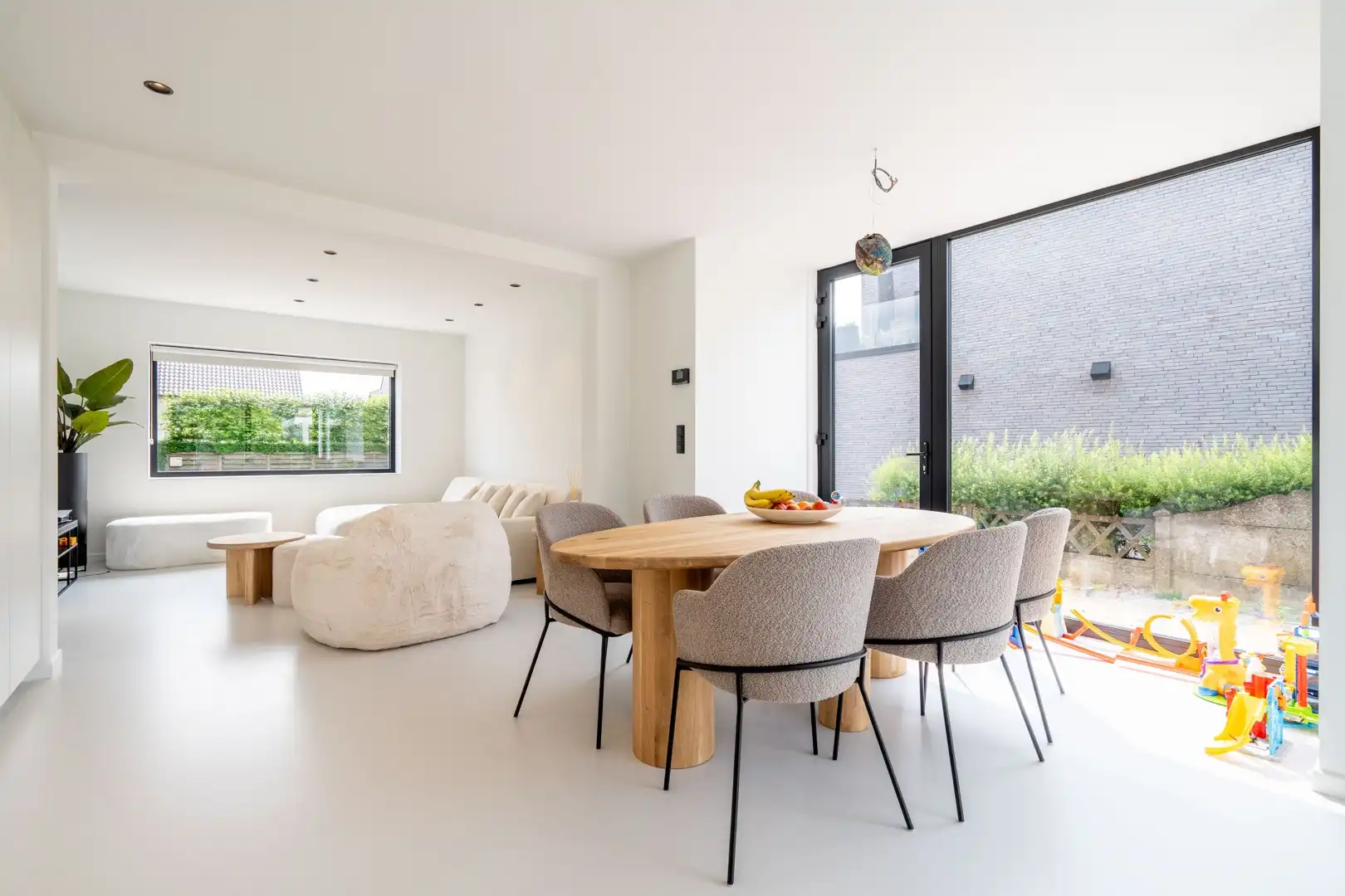 Instapklare woning met 3 slpkmrs op een perceel van 890m²! foto 10