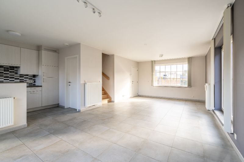 Halfopen woning met 4 slaapkamers en tuin nabij station Ingelmunster foto 5