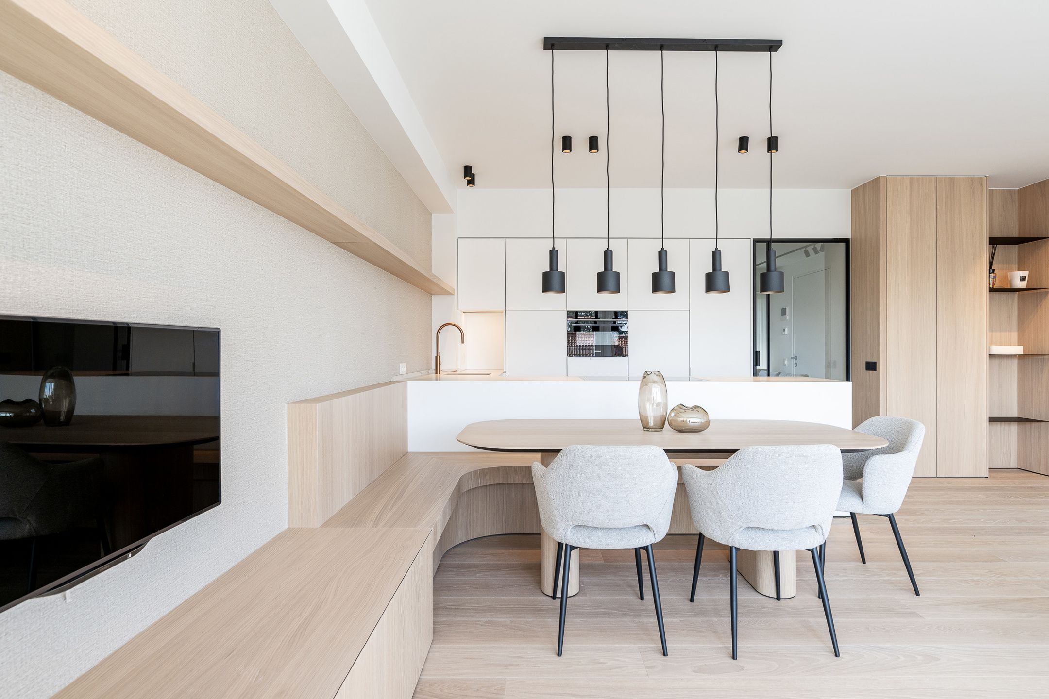 Elegant gerenoveerd appartement met open zicht in het Zoute foto 13
