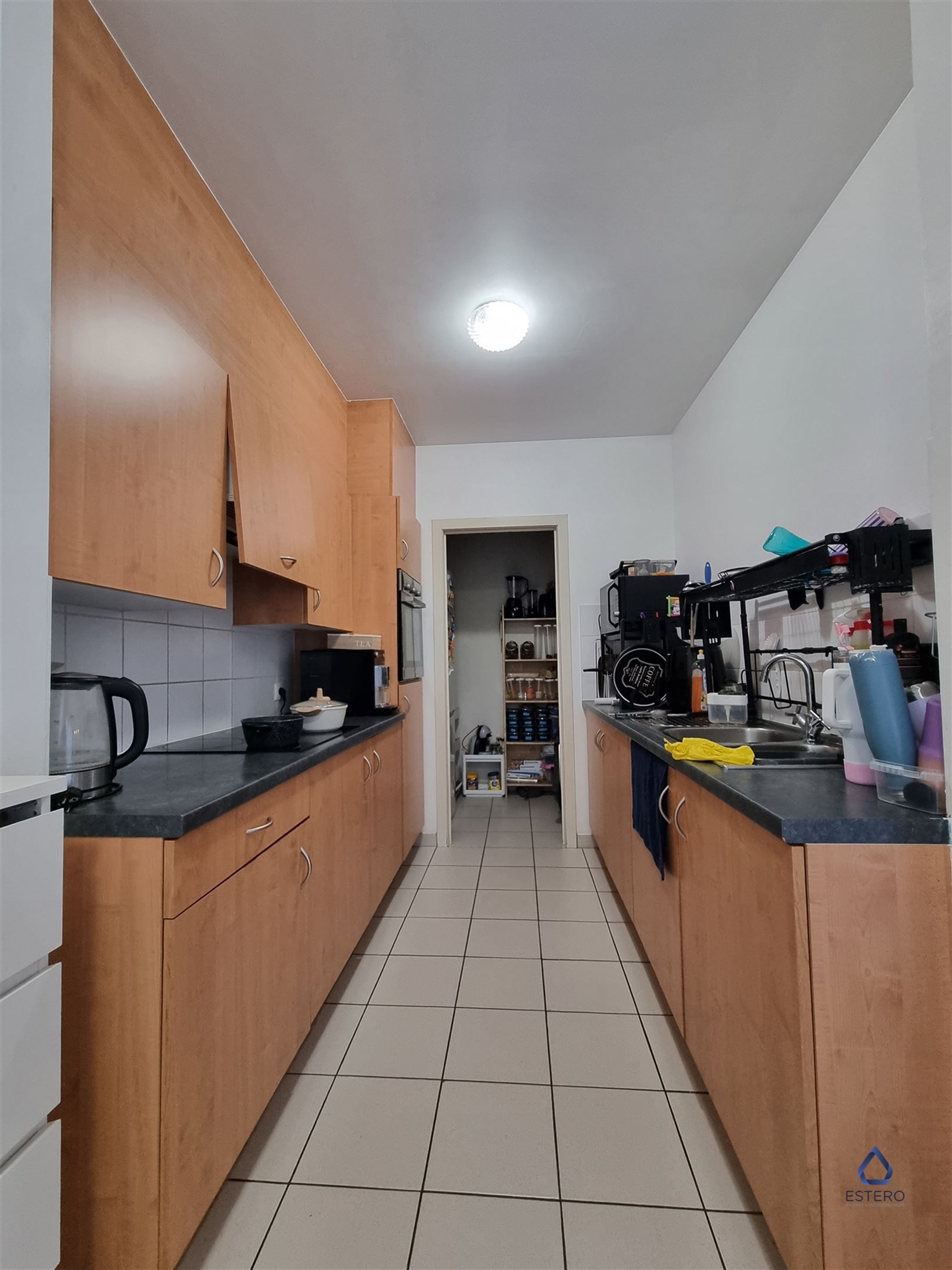 Ruim 3-slaapkamerappartement met zuidgericht terras foto 3