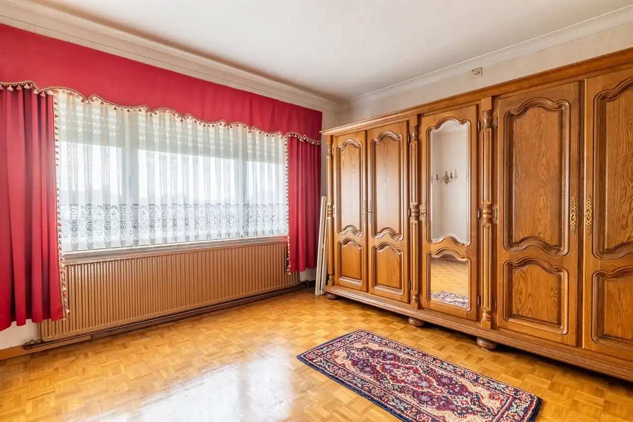 Karaktervolle vrijstaande woning met uitbreidingspotentieel in centrum foto 25