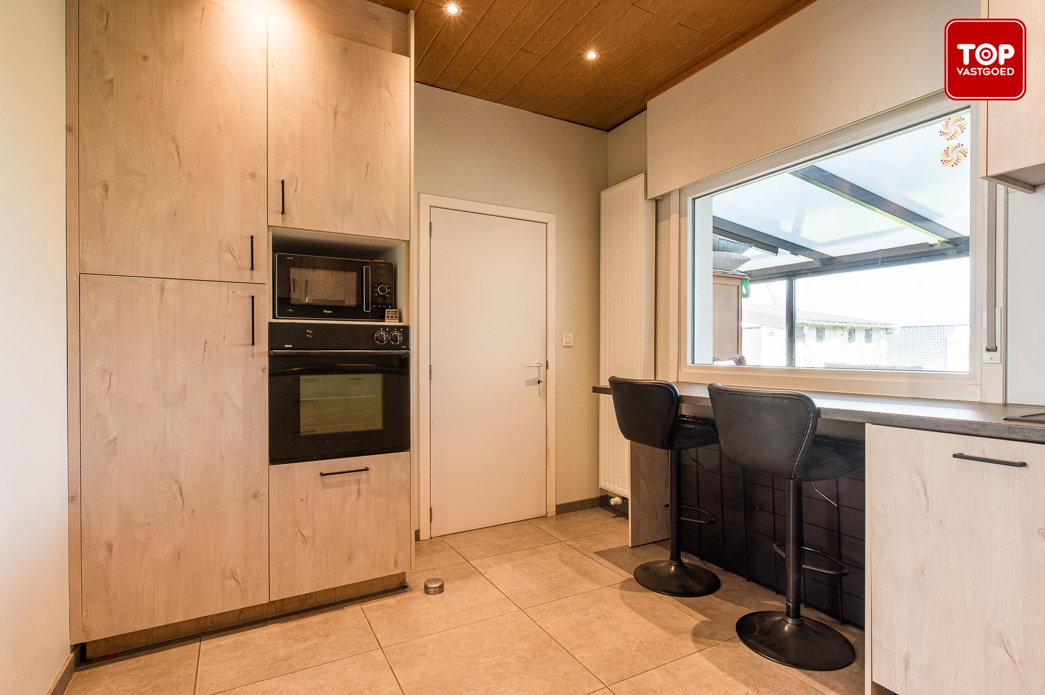 instapklare woning met zicht op uitgestrekte velden foto 7