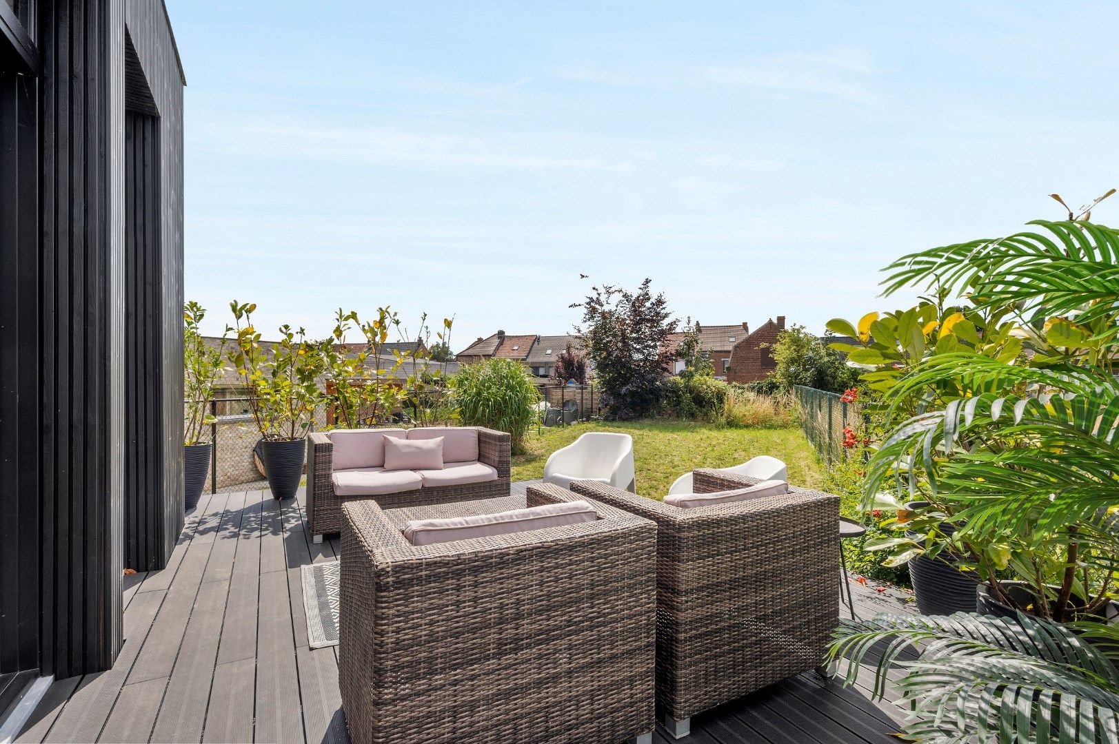 Kwalitatief gerenoveerde, alleenstaande burgerwoning met 3, mogelijk 4 slaapkamers en zuidgerichte tuin foto 9