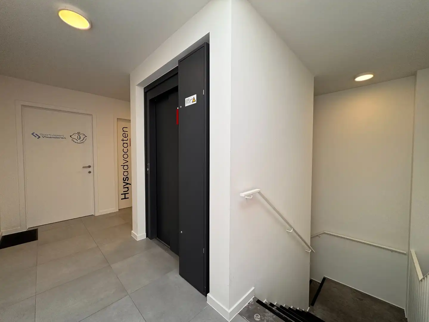 Nieuwe kantoorruimte van 177 m² in Blankenberge foto 2