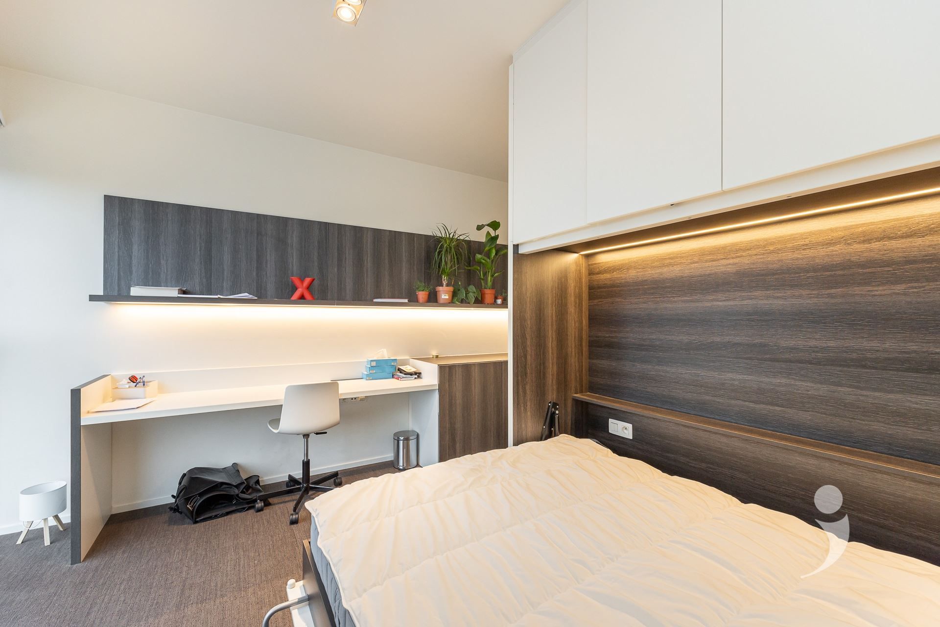 Luxueuze studentenkamer met eigen sanitair foto {{pictureIndex}}