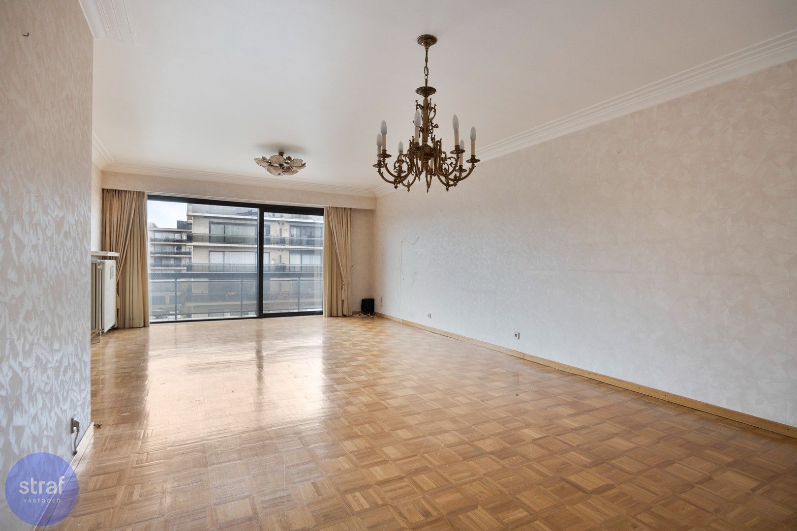 Ruim appartement in hartje Beveren foto {{pictureIndex}}