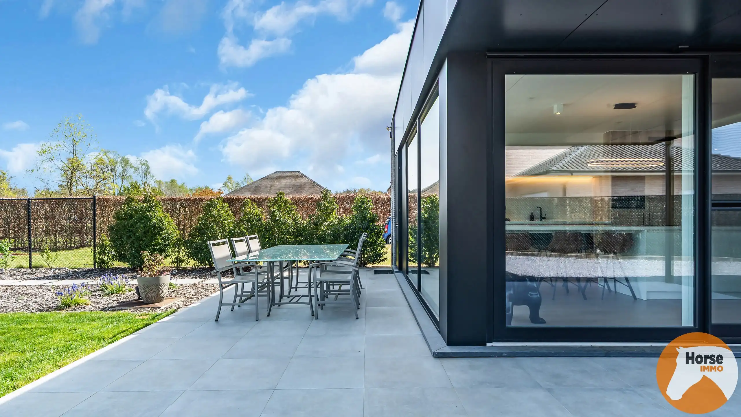 LAAKDAL-Moderne BEN-woning met paardenfaciliteit op 24,5are foto 19