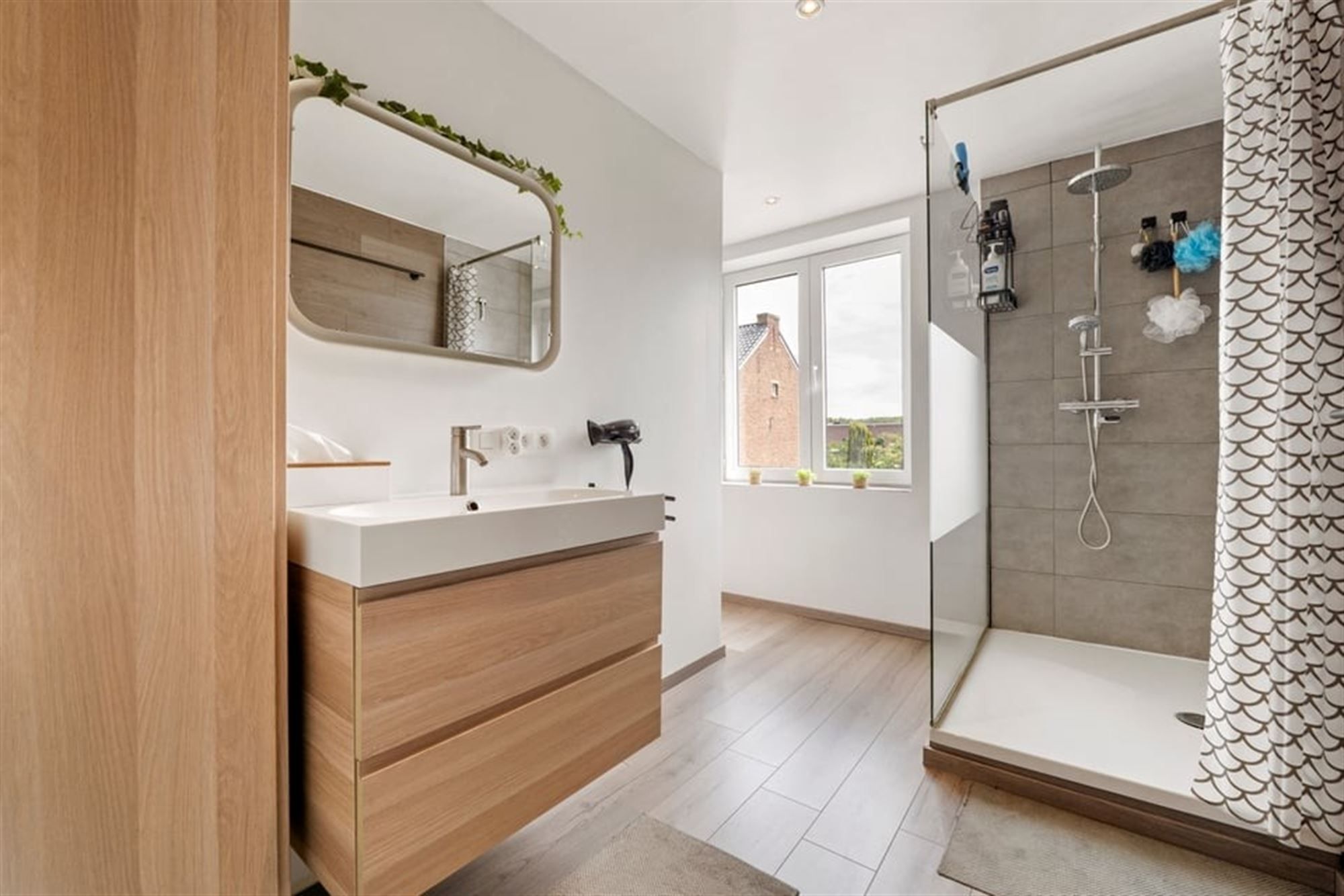 RENOVATIEPROJECT MET POTENTIEEL EN REEDS VERNIEUWDE VERDIEPING IN HARTJE KORTENAKEN foto 28