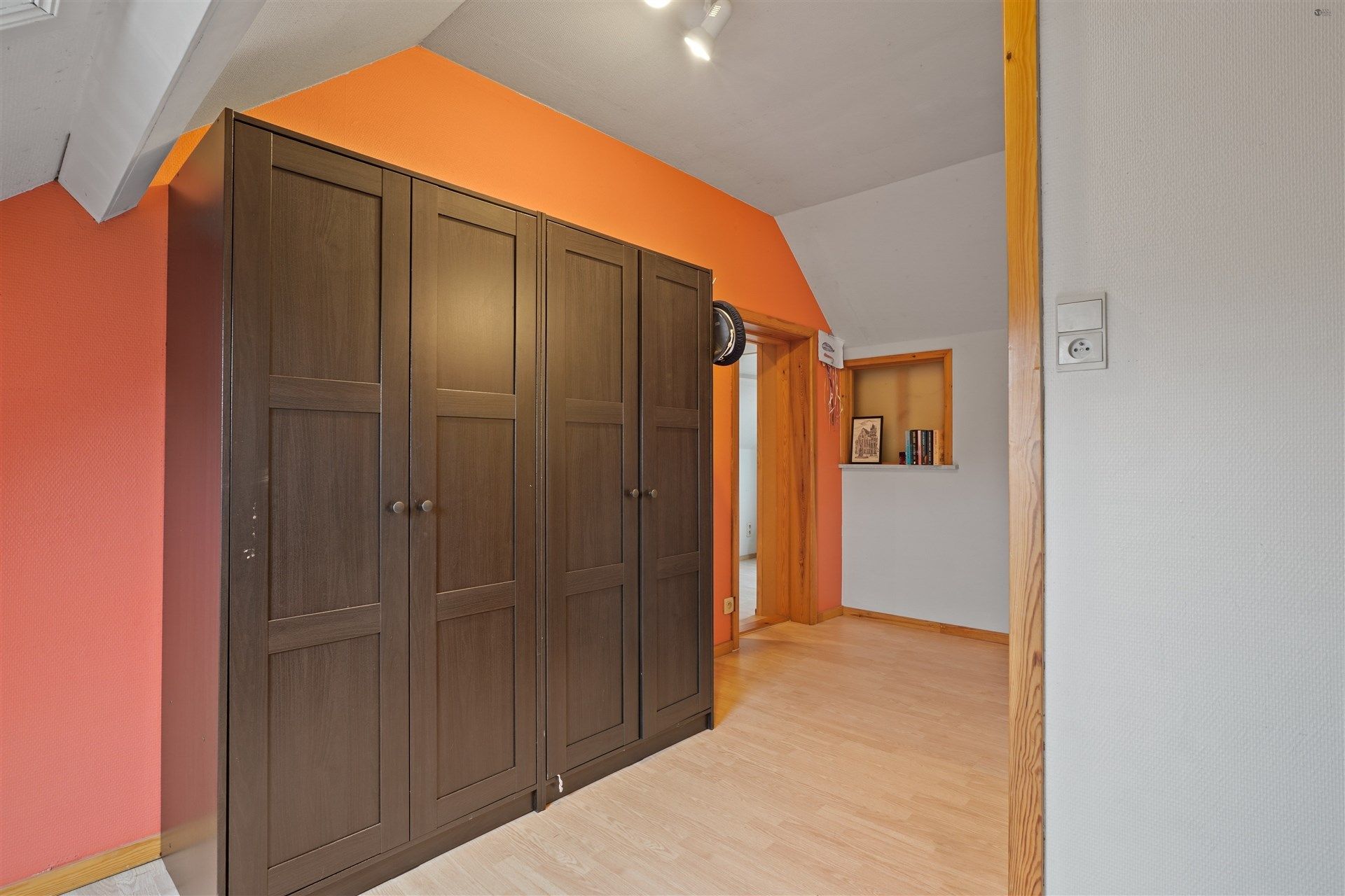 Rijwoning nabij centrum Stekene foto 12