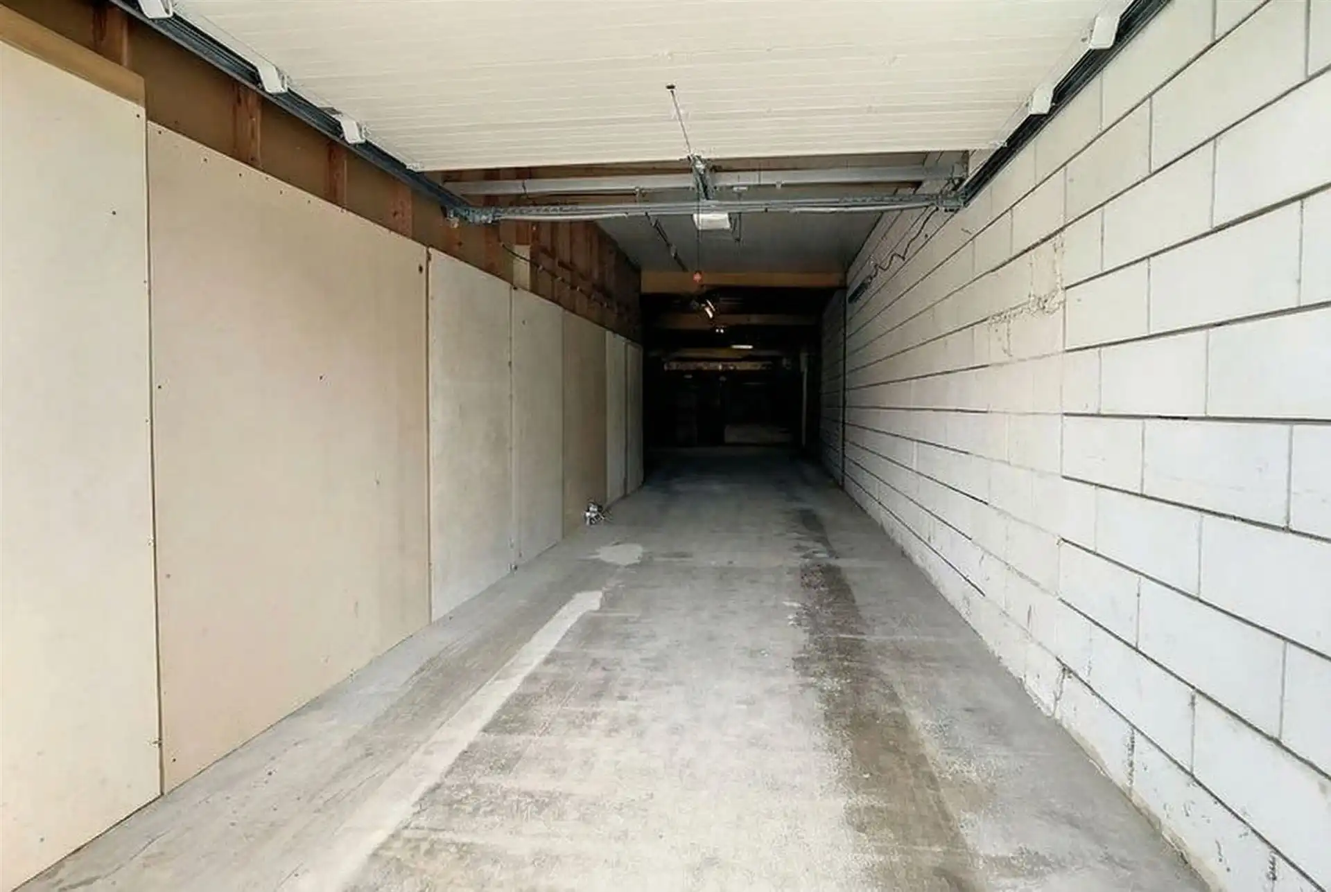 Ruime opslagplaats in Sint-Agatha-Rode foto 5