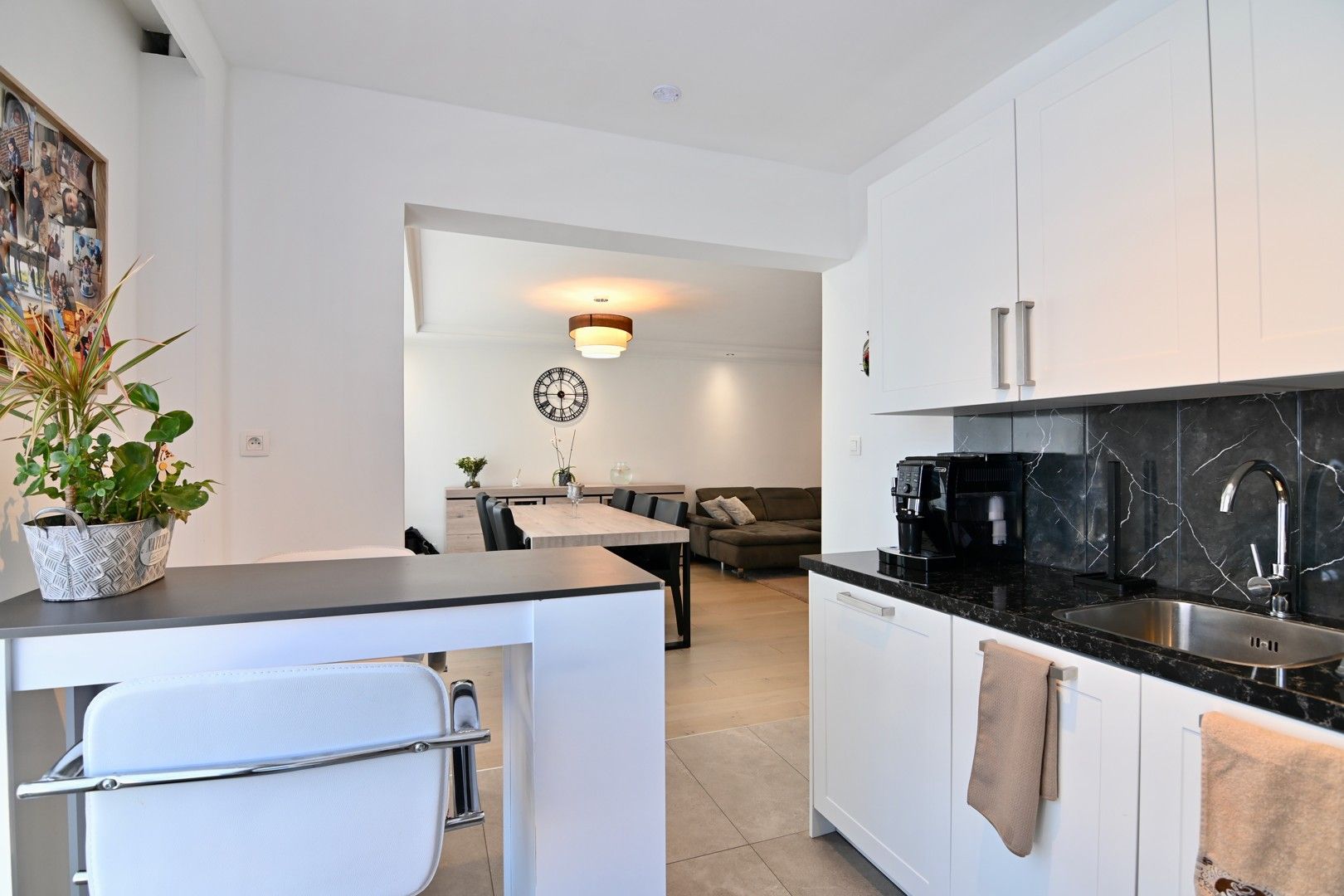 Instapklaar appartement met 2 slaapkamers in het centrum van Sint-Truiden (TOPLOCATIE) foto 2