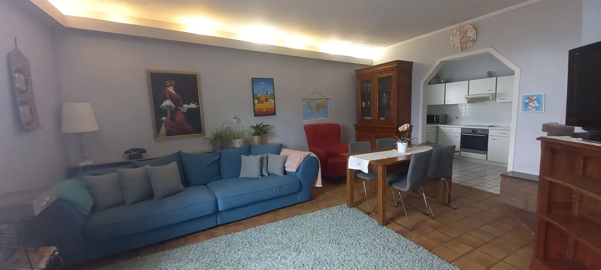 Aangename 3-gevel woning met tuin foto 3