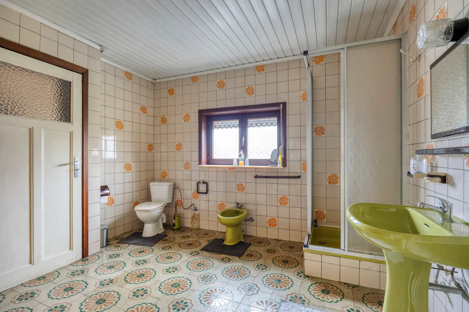 Te renoveren mijnwerkerswoning met 4 slaapkamers, en 2 badkamers. foto 27