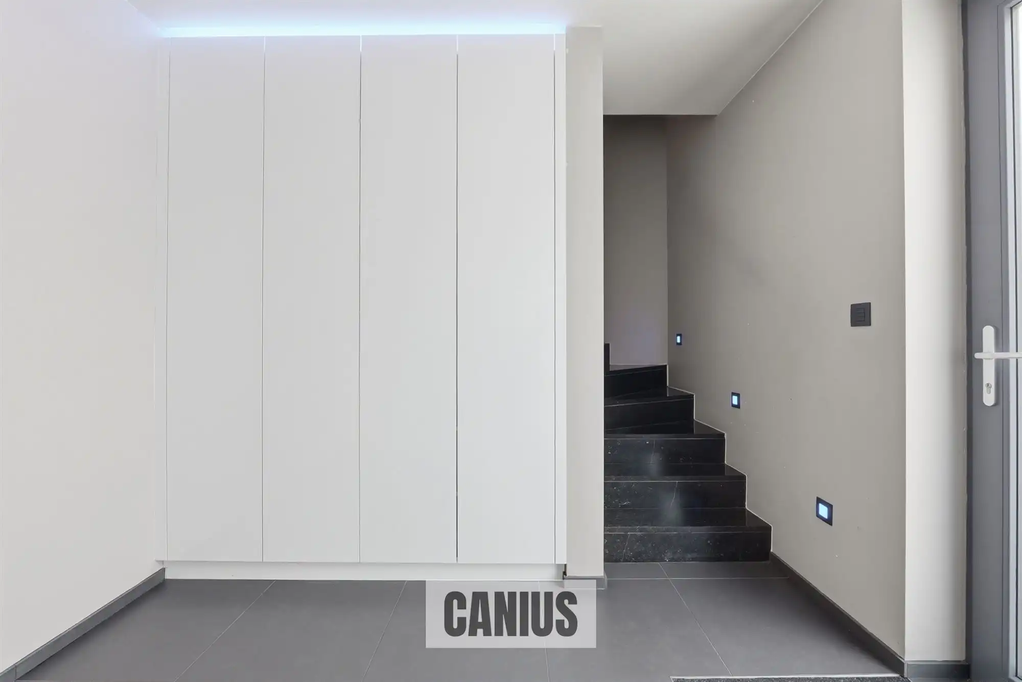 MODERNE, INSTAPKLARE WONING MET 3 SLPK EN ZUIDGERICHTE TUIN foto 14