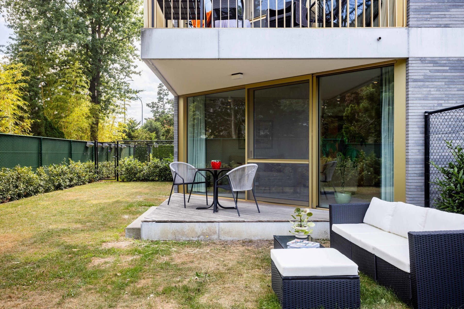 Ruim gelijkvloersappartement met hoogwaardige afwerking foto 19