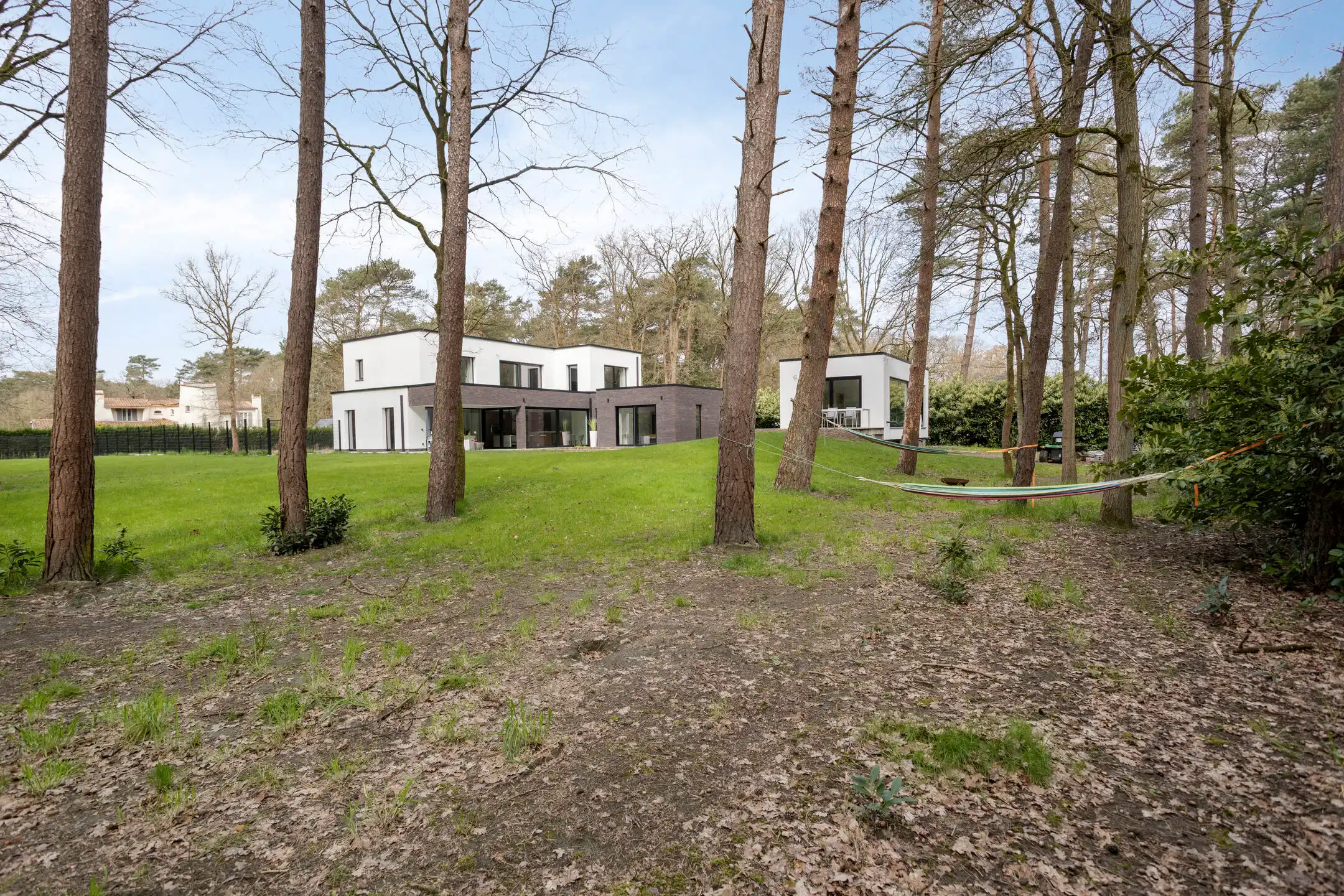 Riante villa met bijgebouw en aangrenzende bouwgrond op uniek perceel  foto 35