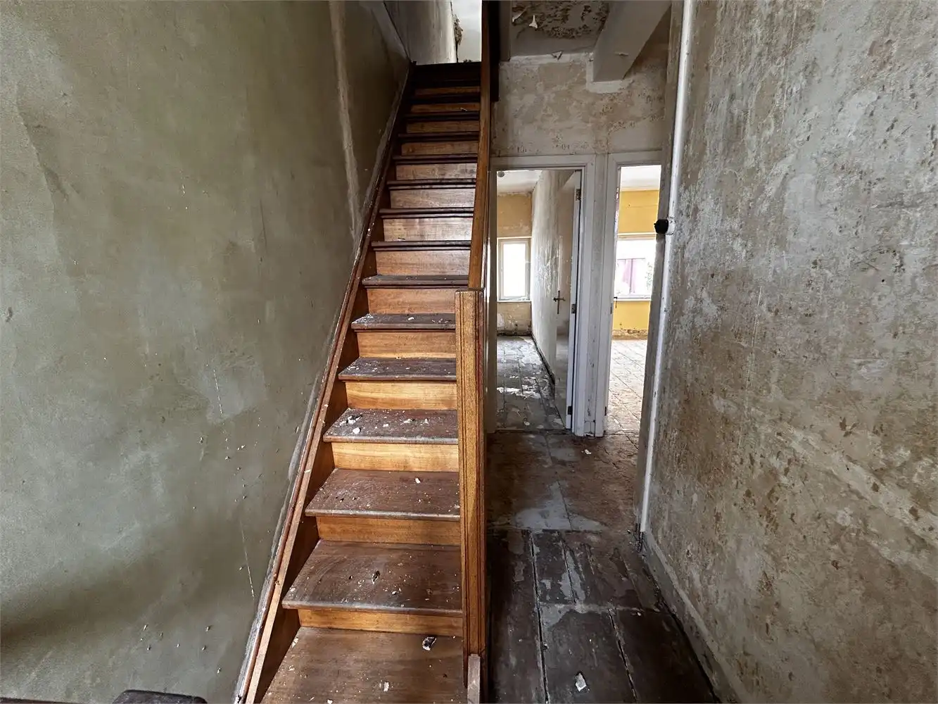 Te renoveren handelshuis met woonst foto 29