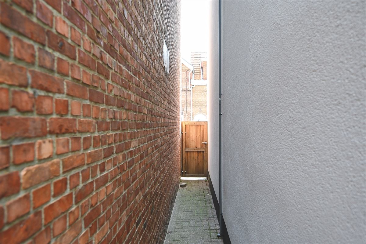 Supergezellige gerenoveerde woning met zij-ingang foto 19