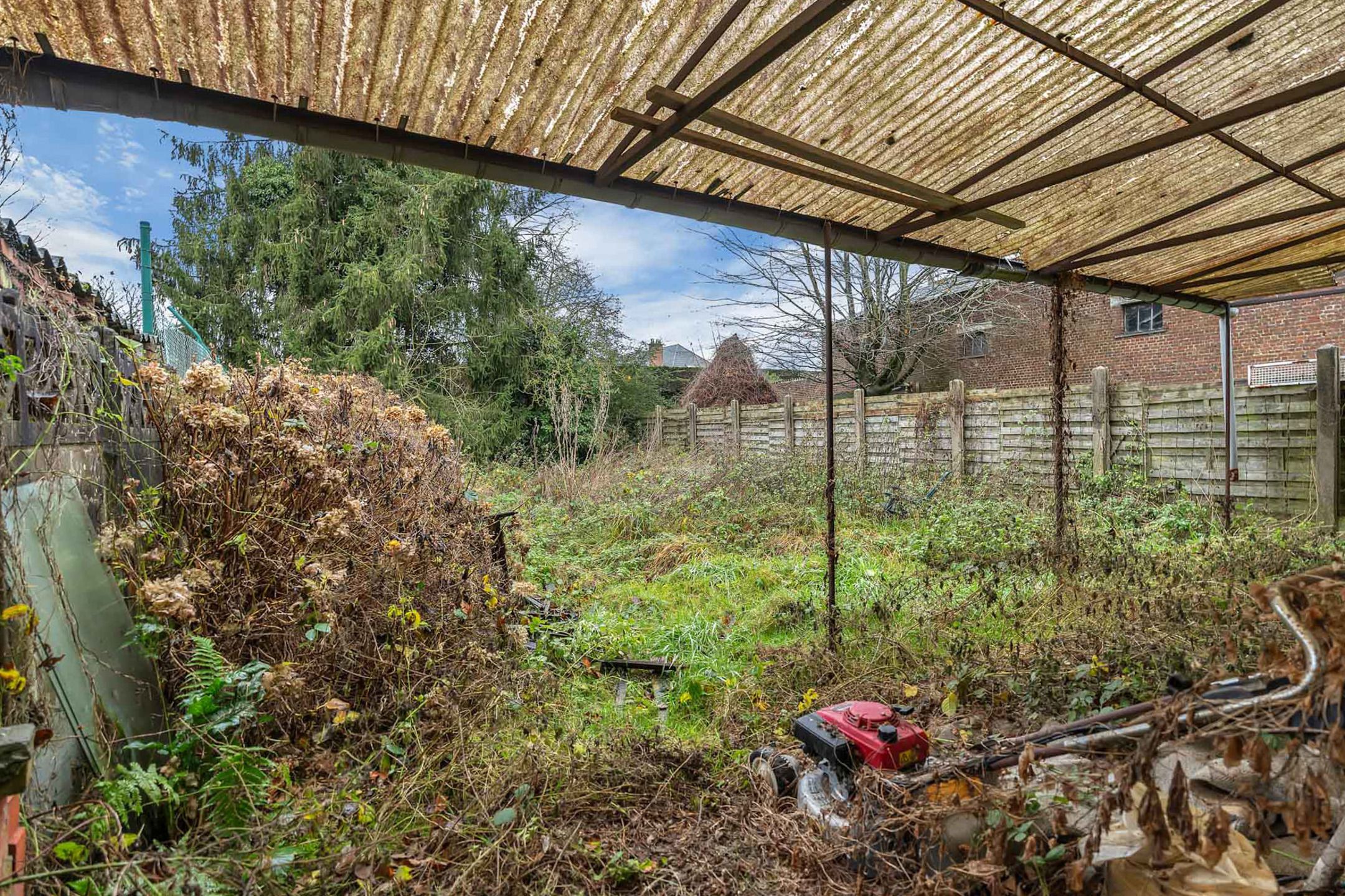Te renoveren woning met opslagruimte/handelspand van 290 m² foto 34