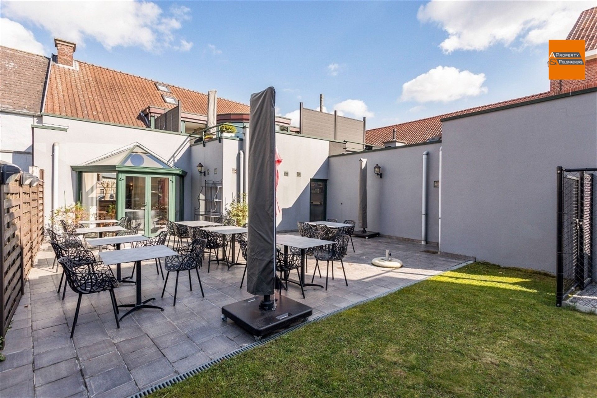 Goed draaiende restaurant met instapklare woonst  foto 8
