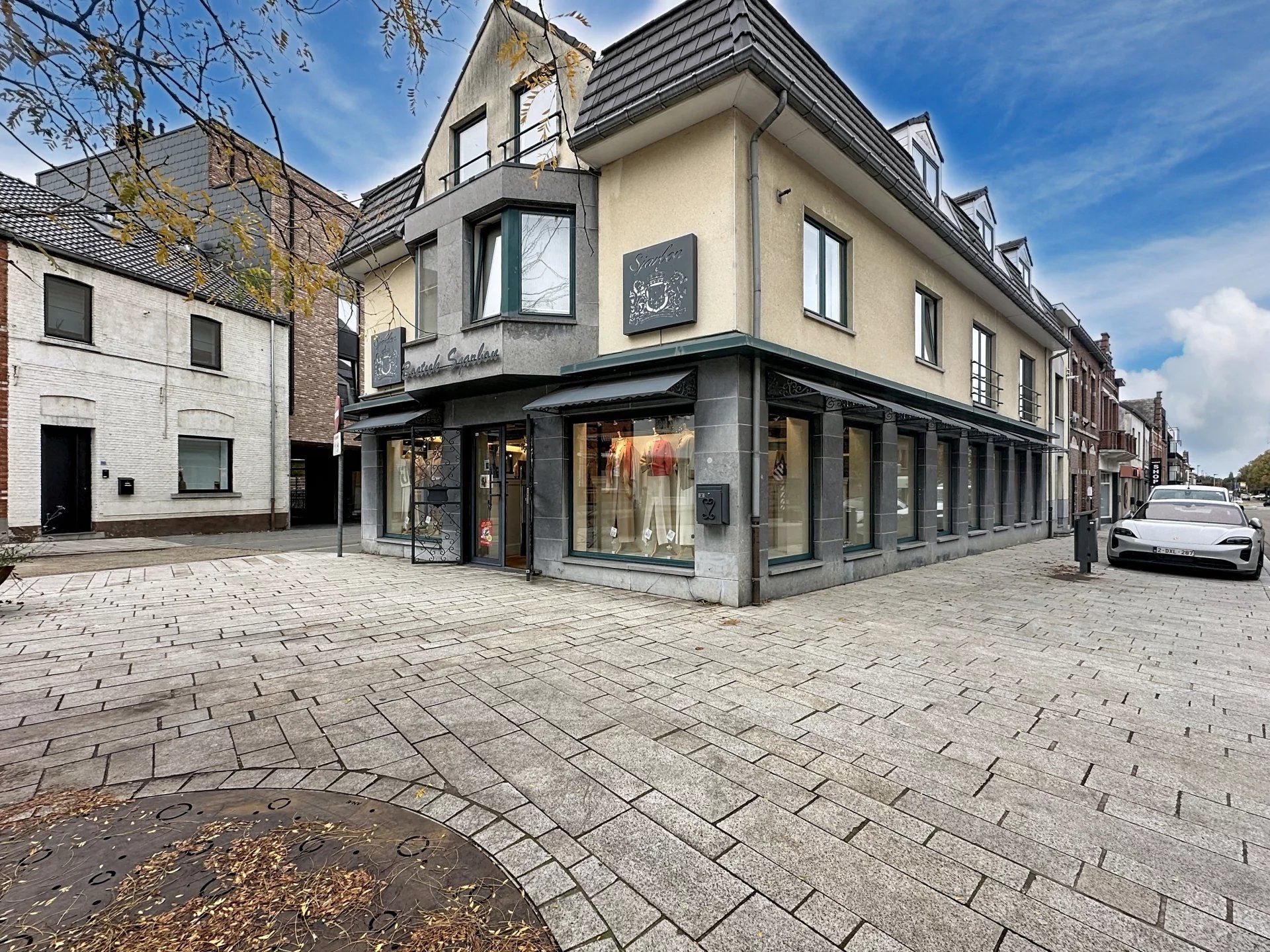 Ruim handelspand met kantoor en keuken op toplocatie. foto 13