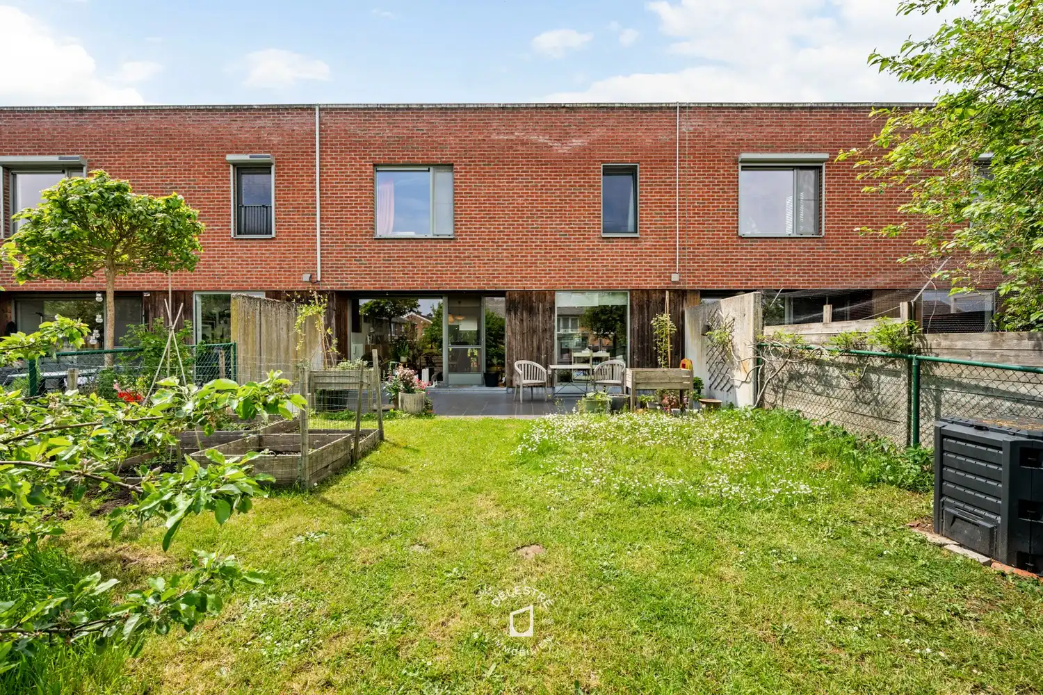 RUSTIG GELEGEN ENERGIEZUINIGE WONING 4 SLPK. INCLUSIEF GARAGEBOX foto 3