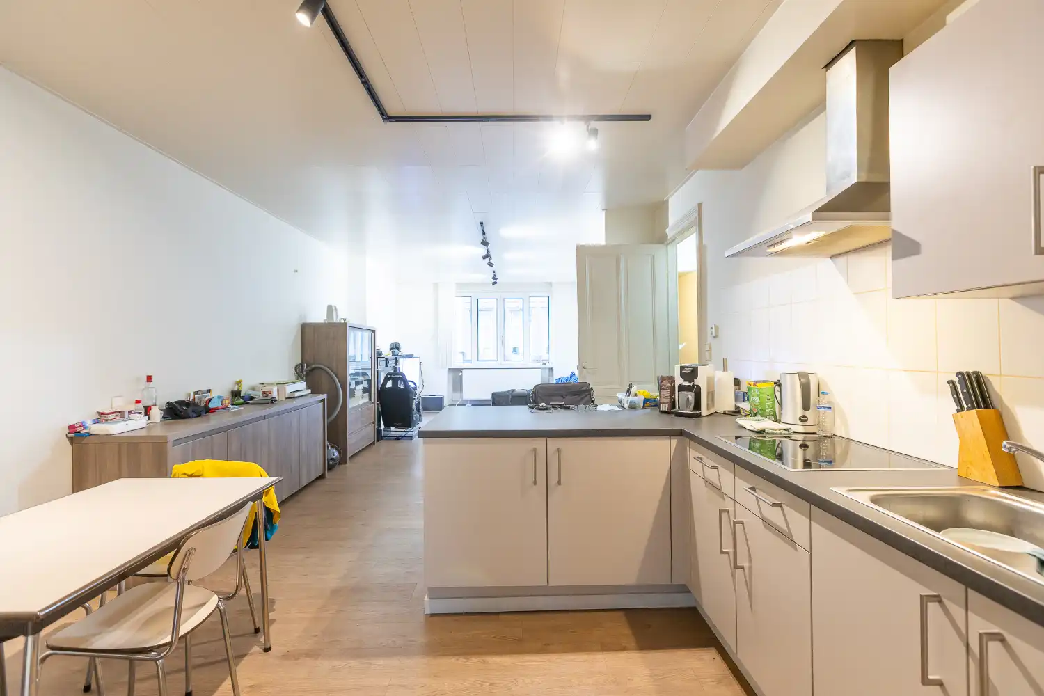 Twee slaapkamer appartement op gunstige ligging foto 6