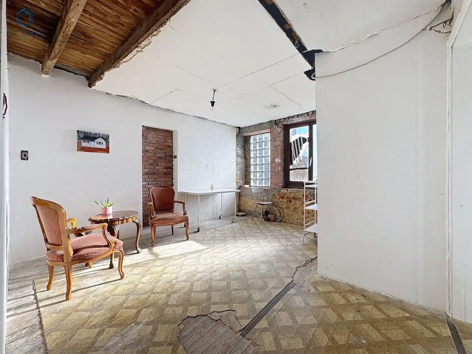 Ruime woning met veel potentieel! foto 15