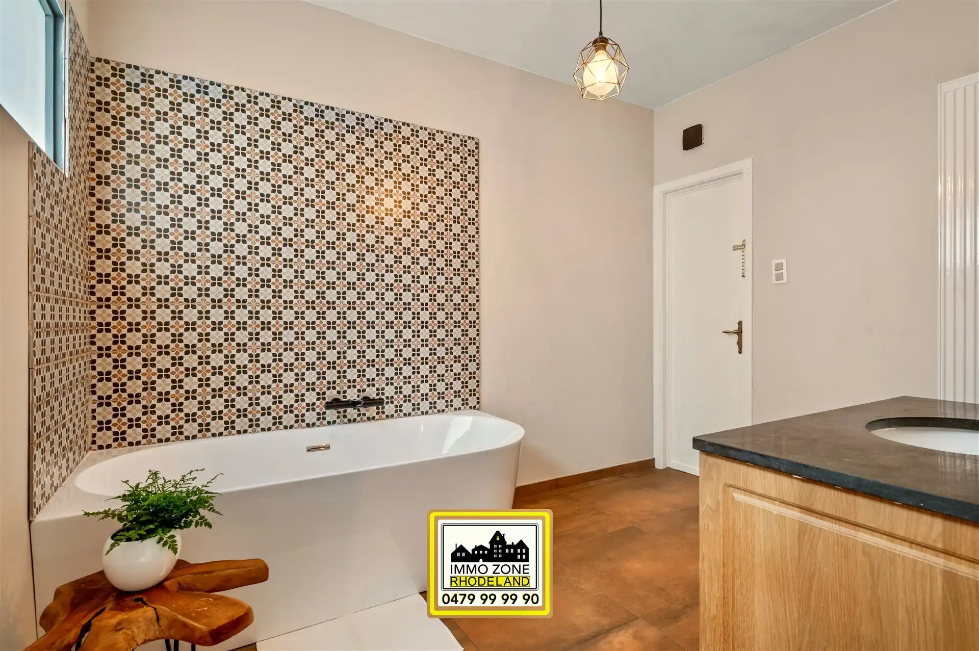 Instapklare woning met 3 slpks, 2 bdks, garage en tuin foto 12