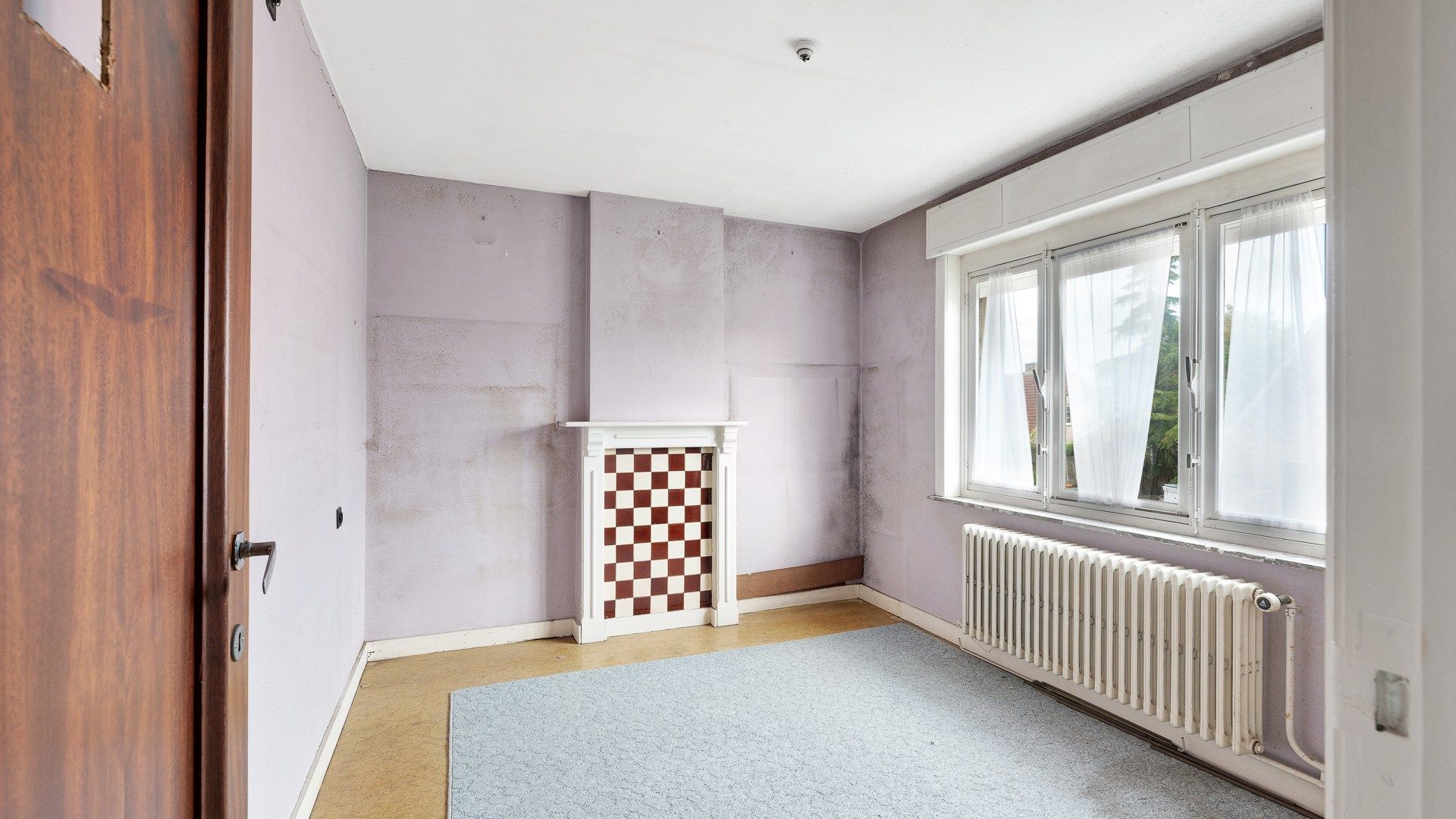 Klassieke villa met bijgebouwen, garage en prachtige tuin foto 13