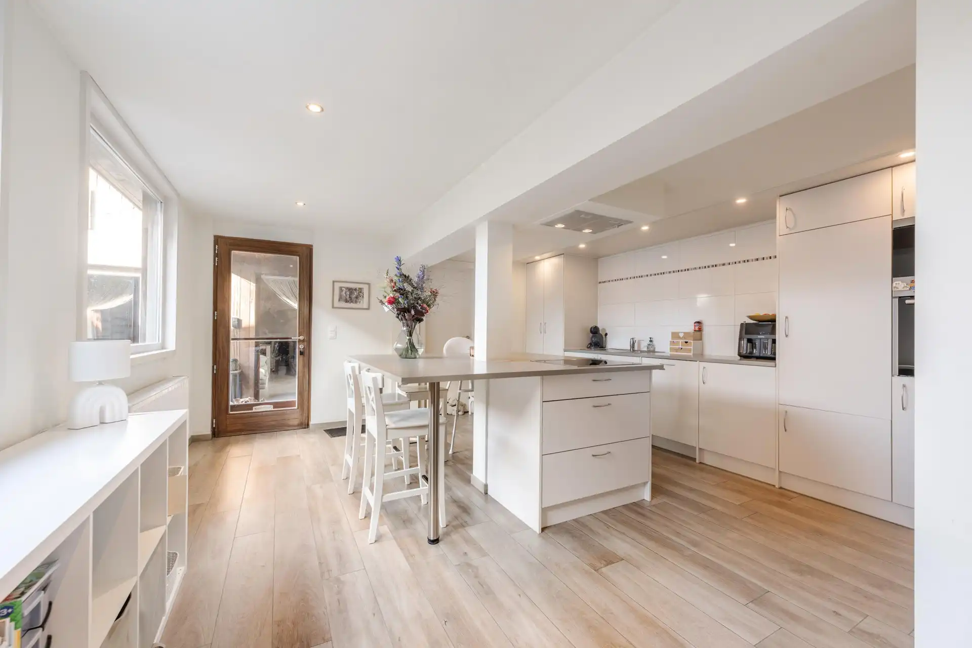 GERENOVEERDE LEUKE RIJWONING MET 3 SLAAPKAMERS EN PRAKTIJKRUIMTE TE KOOP IN DESSELGEM🏡 foto 4
