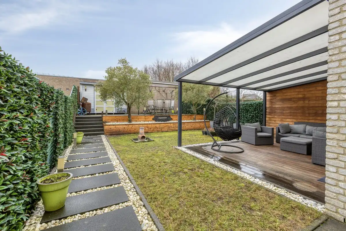Instapklare woning met garage te koop in Bilzen foto 24