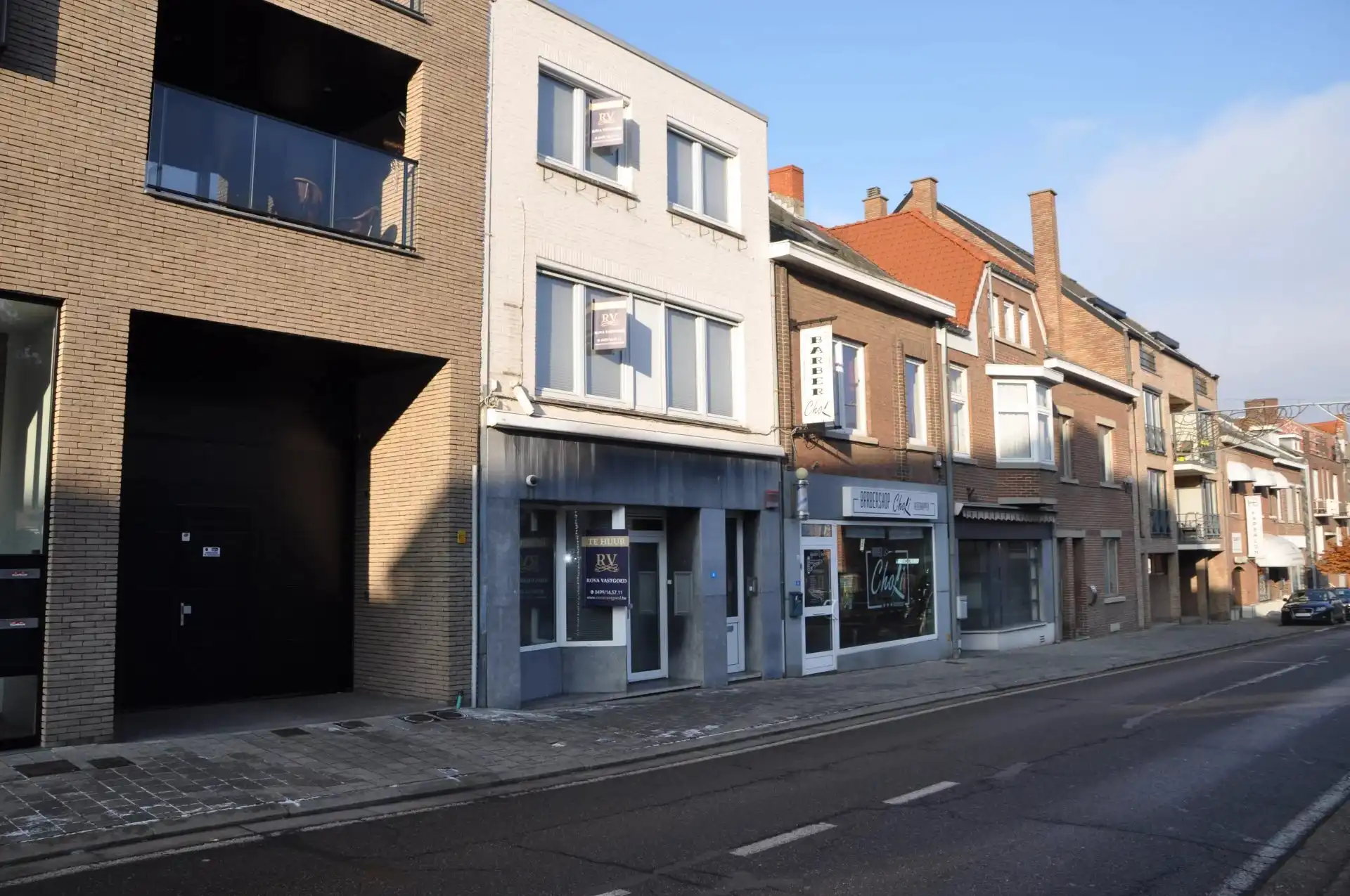 UNIEK HANDELSPAND VAN 110M² MET DUPLEXAPPARTEMENT MET 3 SLPK IN LANAKEN CENTRUM foto 4