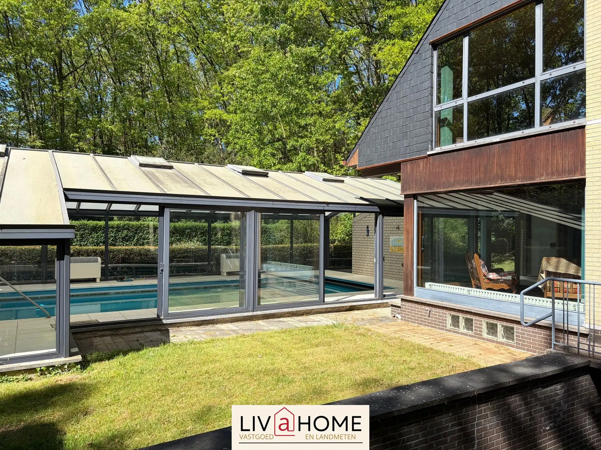 ZEER CHARMANTE VILLA MET OVERDEKT ZWEMBAD EN UNIEKE LIGGING! foto 4