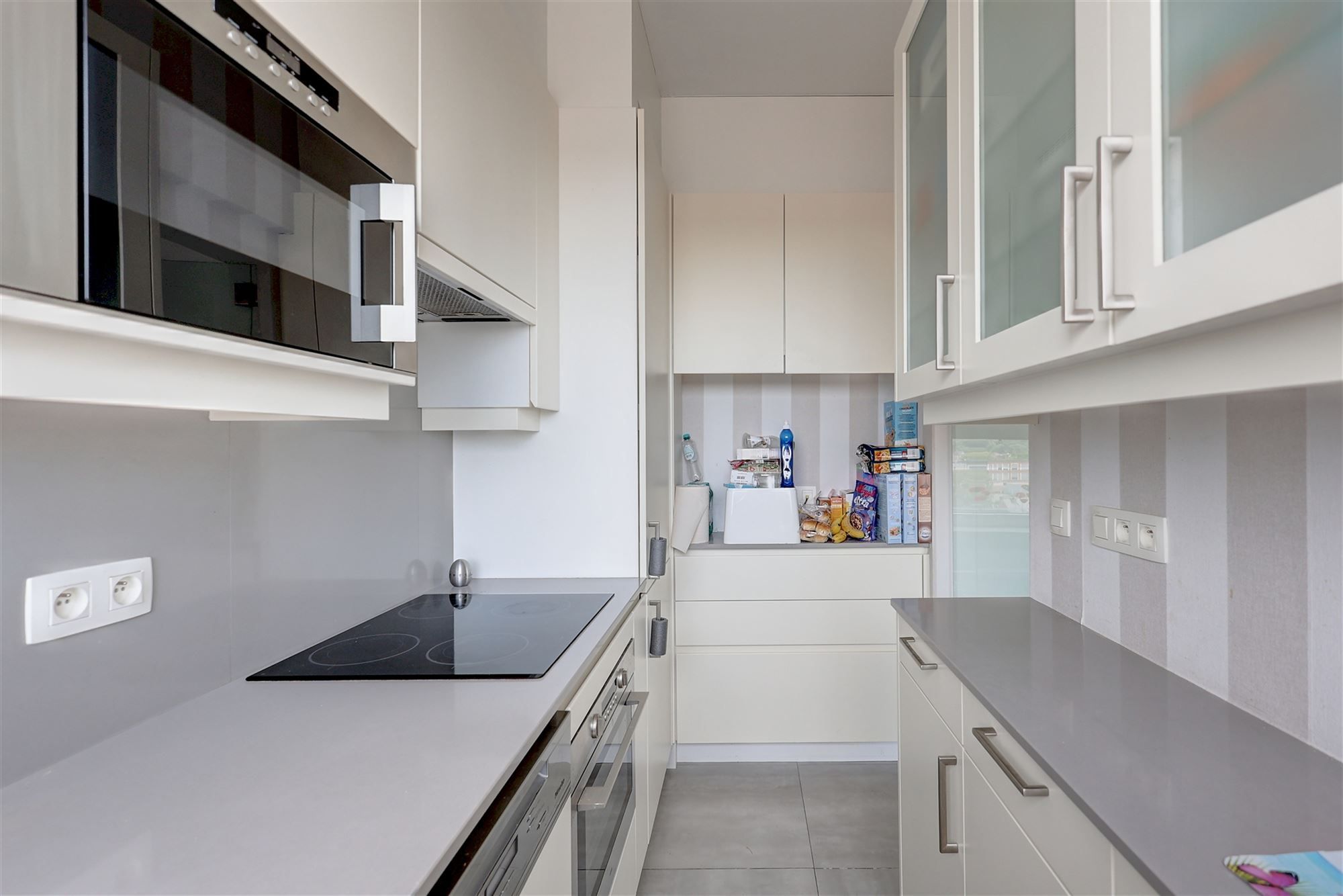 Appartement met 3 slaapkamers, terras en parking op de Bist foto 8