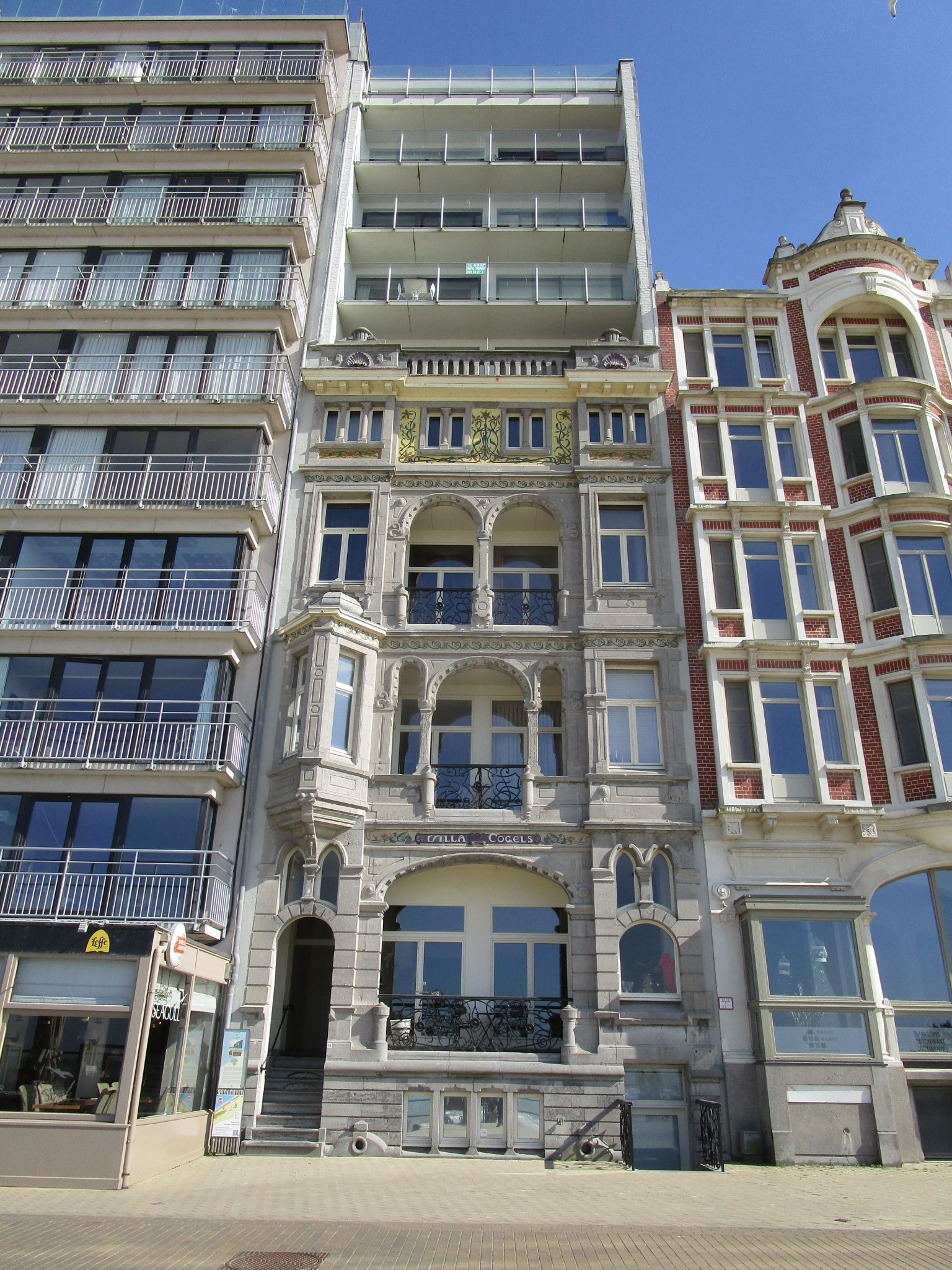 Ruim centraal gelegen app. 2 slaapkamers frontaal zeezicht + ruim terras foto 2