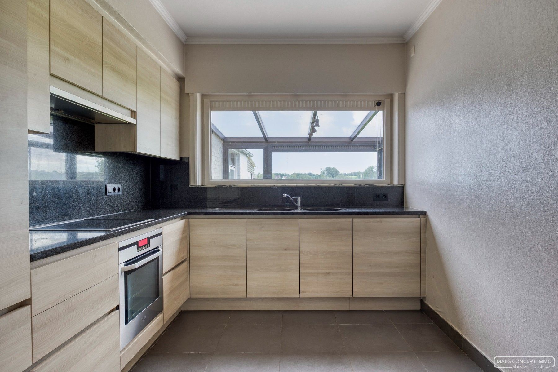 Te renoveren woning te koop te Anzegem met prachtig verzicht foto 5