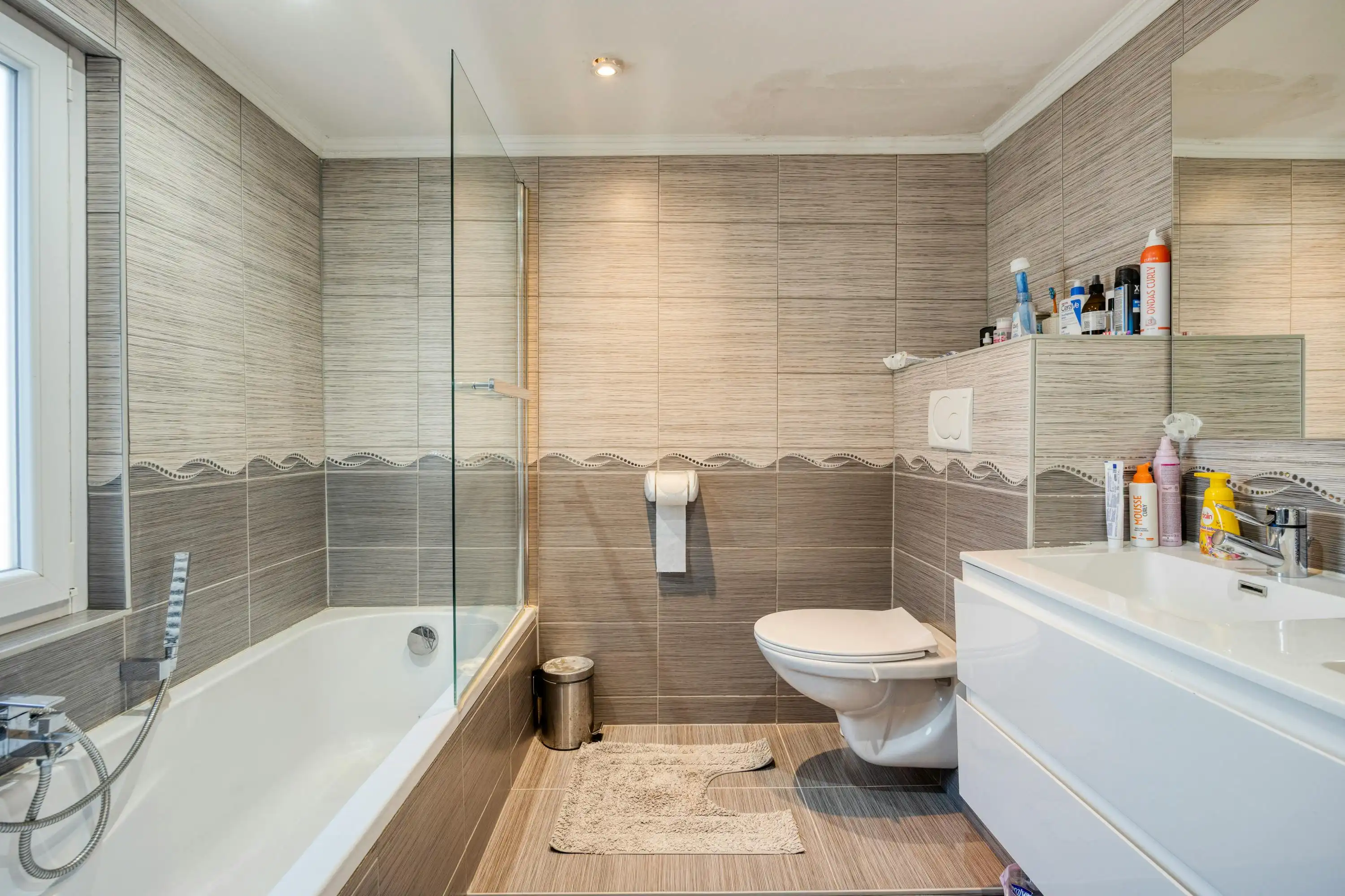 Instapklaar huis met 3 slaapkamers te koop in Merksem foto 16