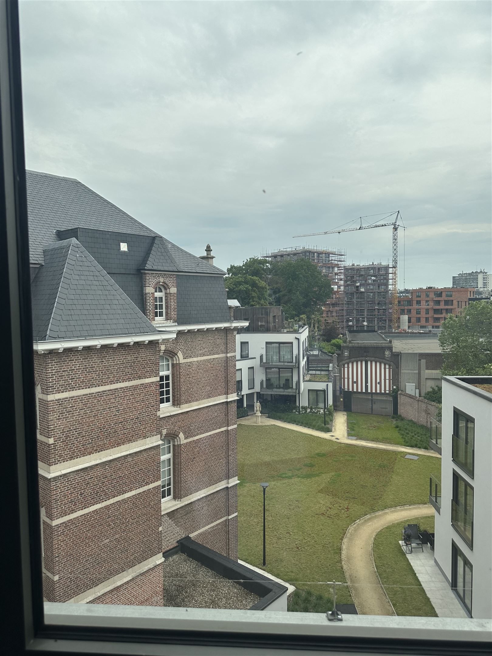 Prachtige assisentiewoning in het beschermd monument genaamd "Zwartzusterklooster" gelegen in het hartje van Dendermonde. foto 13