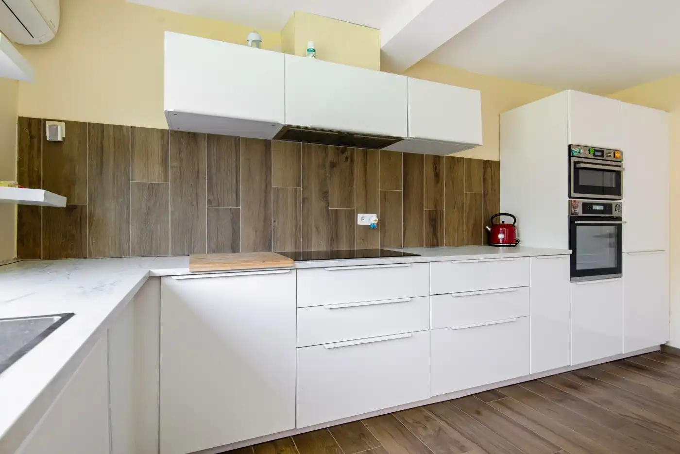 Centraal gelegen, gerenoveerde woning met 3 slpk. en west-tuin foto 12