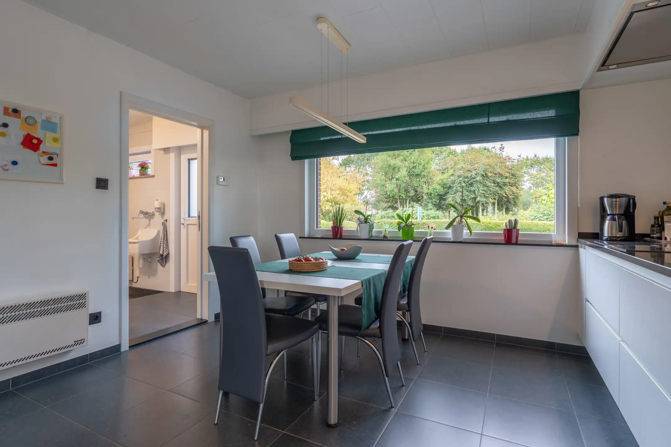 Gunstig gel. instapklare woning op mooi perceel van 1.000 m² foto 11